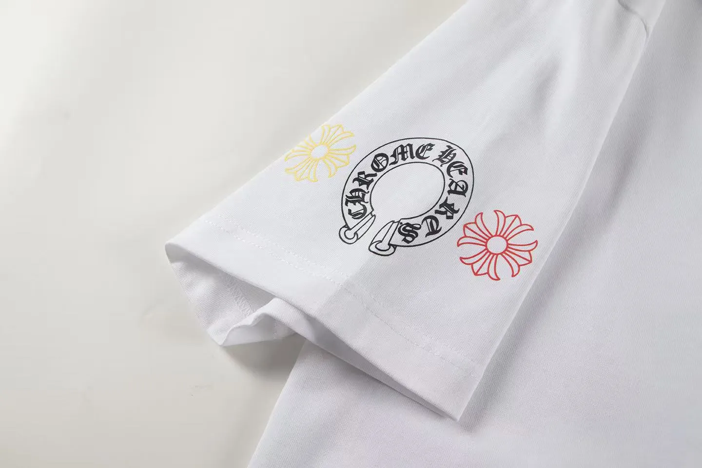 🅿️160 Style: 2025 new Croix Heart short-sleeved T-shirt Material: High version 300g double yarn combed cotton Size: S～XL Color: White Style number: Z005
